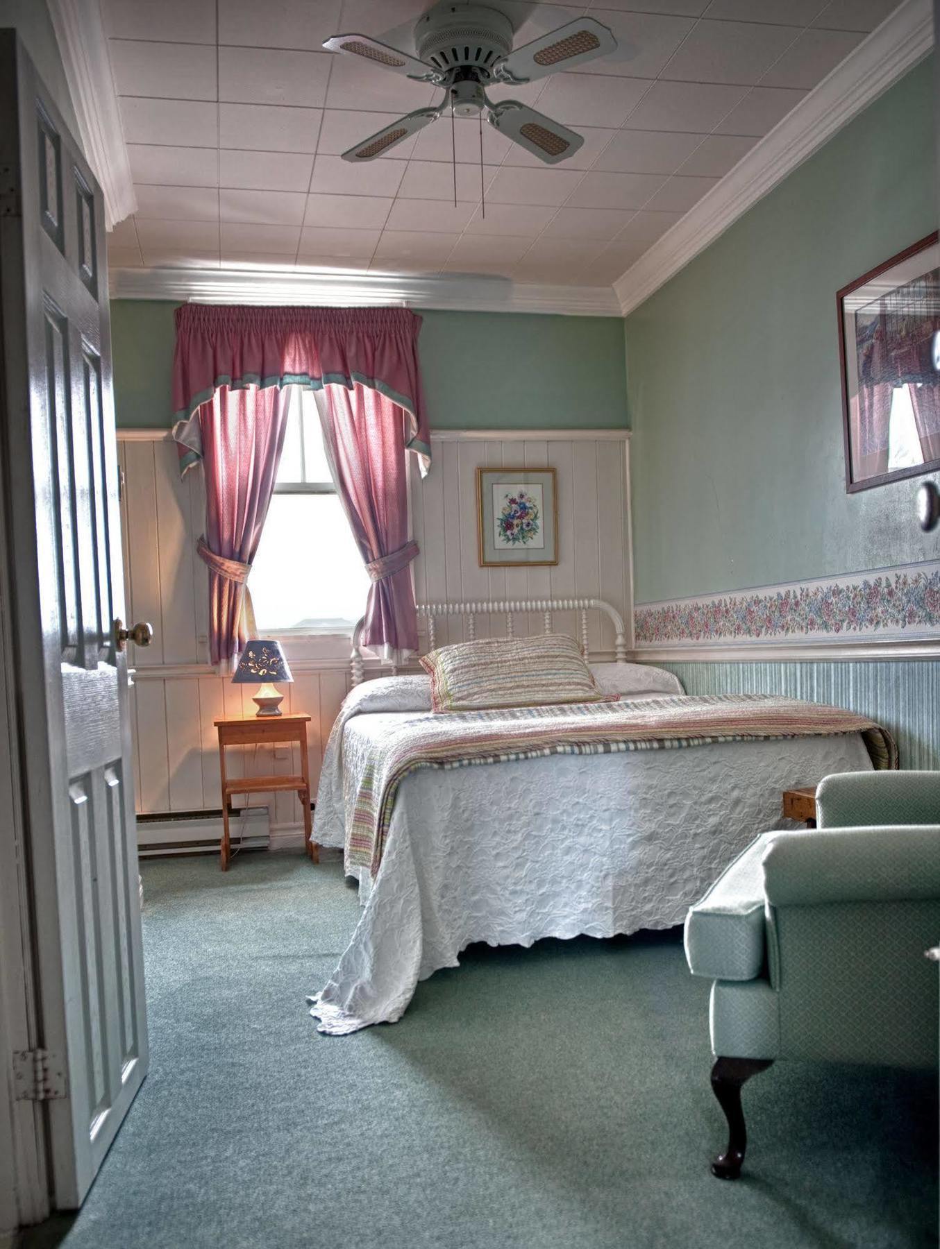 Telegraph House Motel Baddeck Inlet 외부 사진